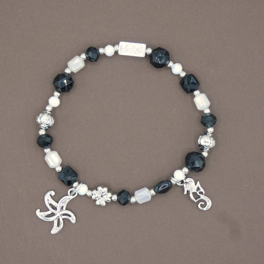 Bracelet avec Charms " Etoile " Collection Noir des Taureaux Camarguais