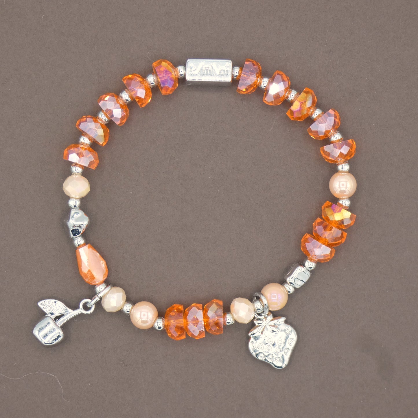 Bracelet avec Charms " Fraise " Collection Orange des Abricotiers