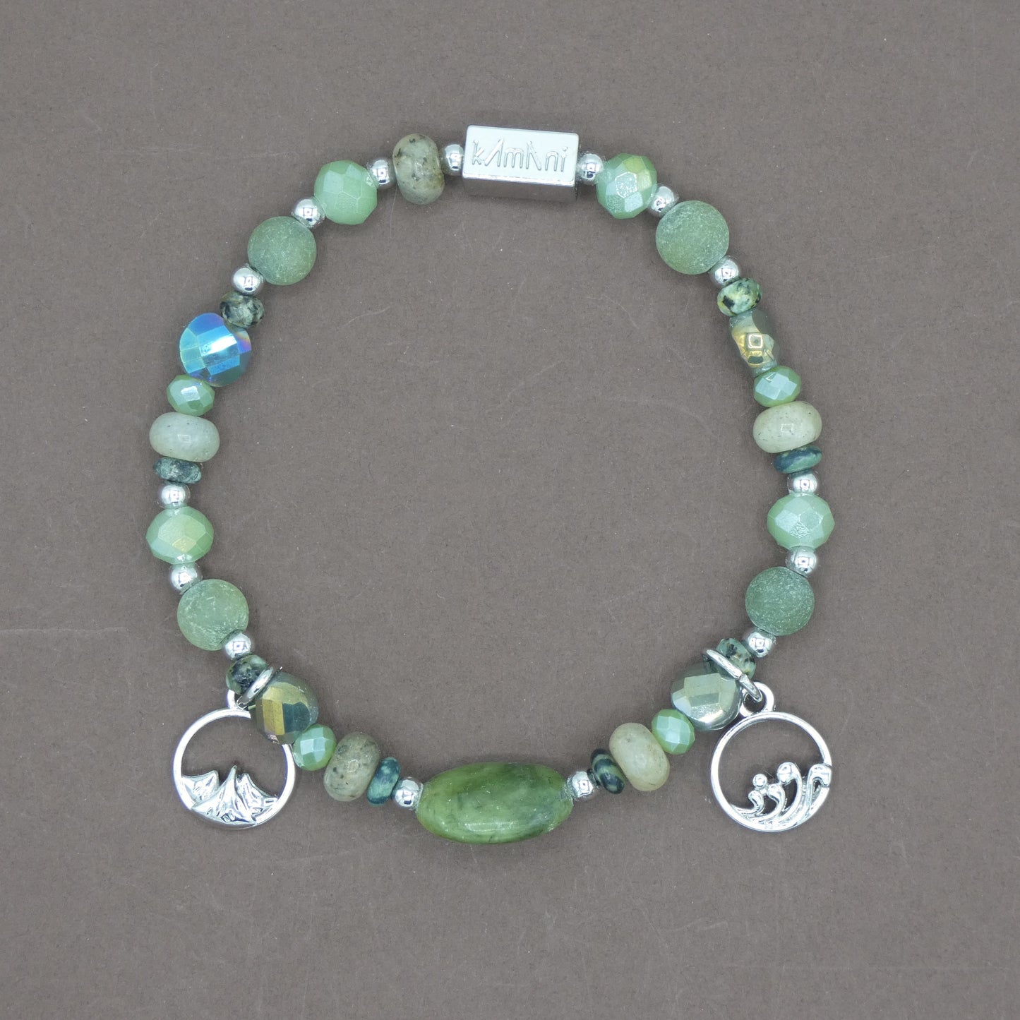 Bracelet avec Charms " Montagne " Collection Vert des Guarrigues