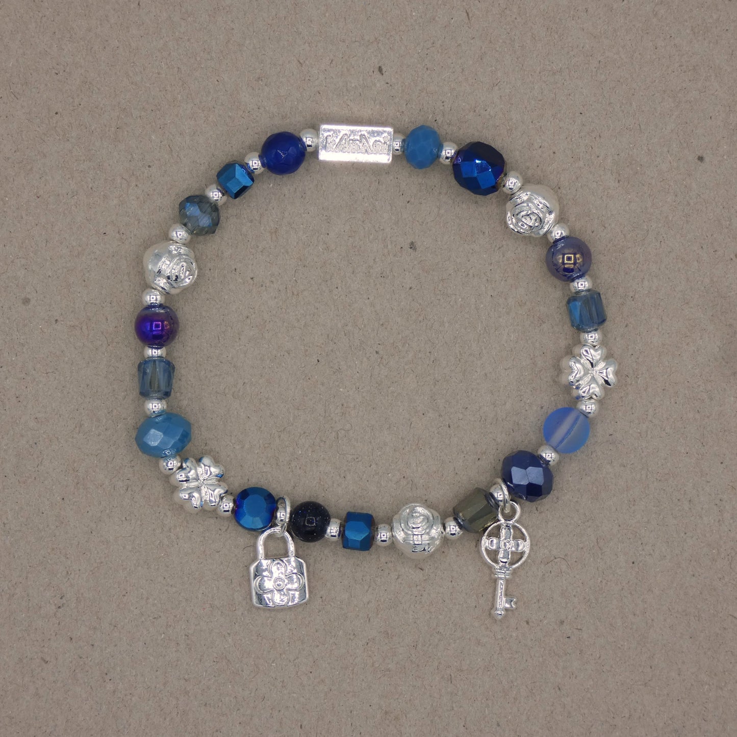 Bracelet avec Charms " Cadenas " Collection Bleu des Calanques