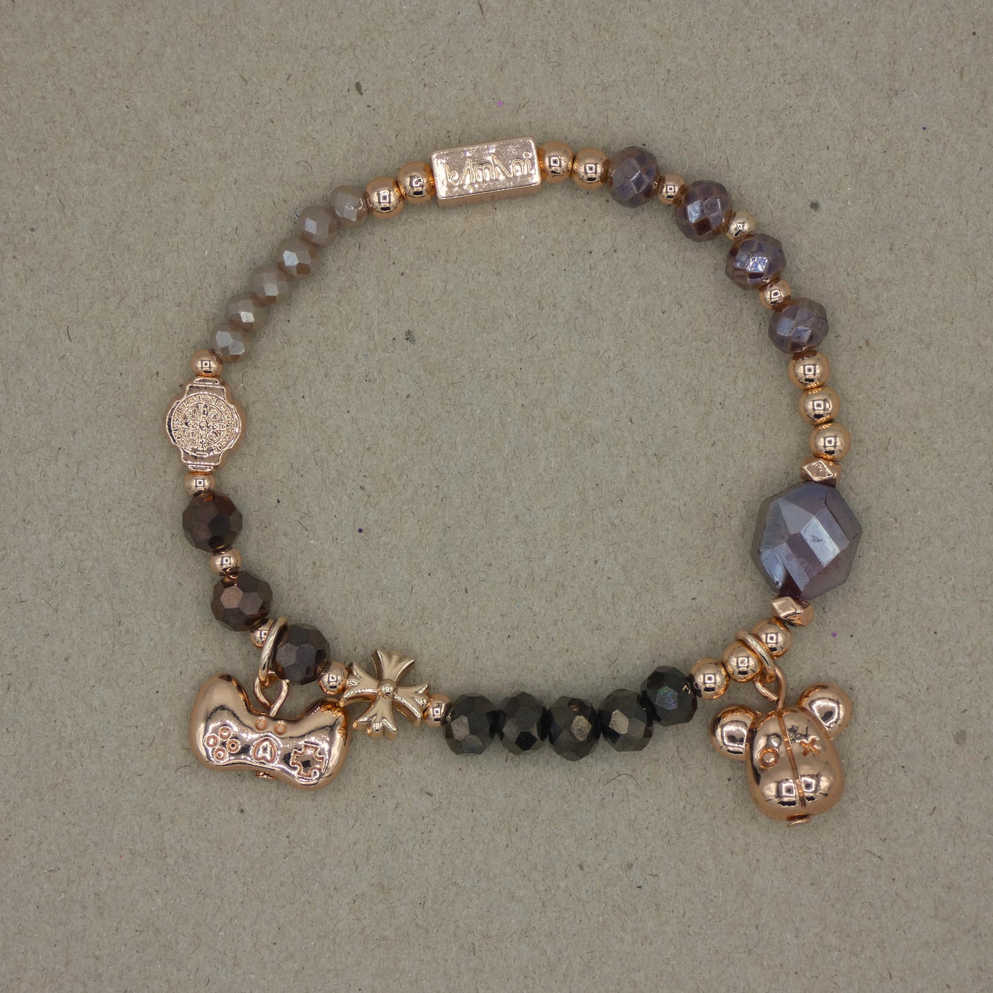 Bracelet avec Charms " Jeux " Collection Marron des Bois d' Oliviers